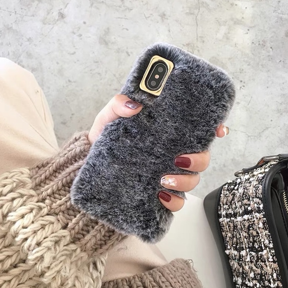 iPhone XR/XS/7/8/+❤️️warm Soft Faux Fur phone case